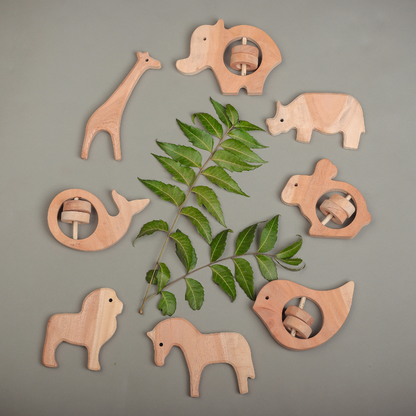 Wild Wonders – 8-Piece Neem Wood Animal Set