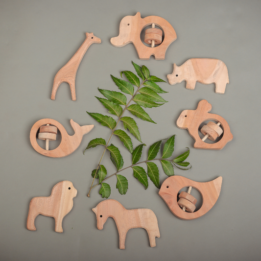 Wild Wonders – 8-Piece Neem Wood Animal Set